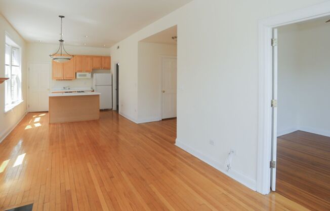 2 beds, 1 bath, 875 sqft, $2,995, Unit 3846-3