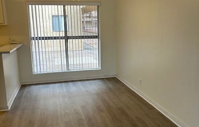 2 beds, 2 baths, $2,350, Unit 12