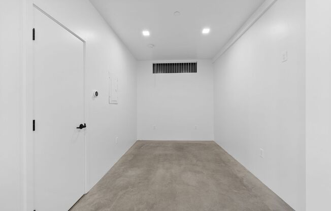 1 bed, 2 baths, 611 sqft, $2,695, Unit Unit 2