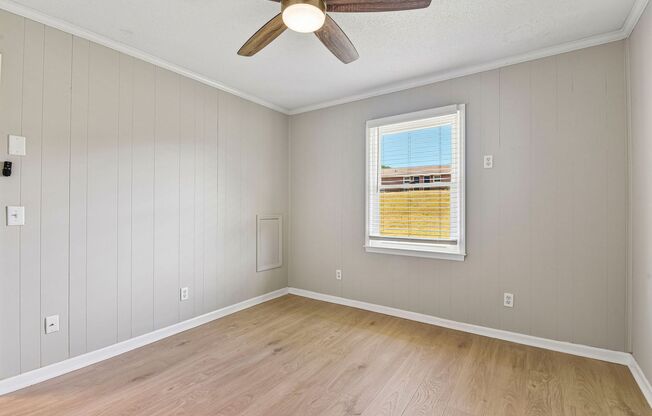 2 beds, 1 bath, 725 sqft, $1,250, Unit 90-3
