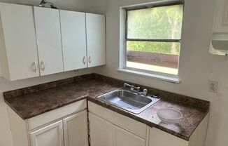 2 beds, 1 bath, $750