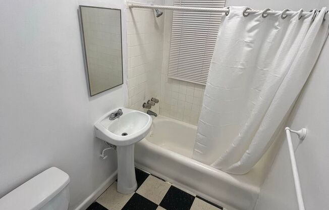 Studio, 1 bath, $1,550, Unit Unit 405