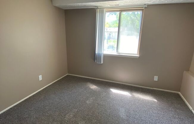 1 bed, 1 bath, 673 sqft, $989, Unit 12732S