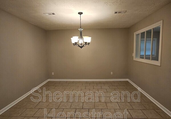 3306 TANGLEWOOD DR