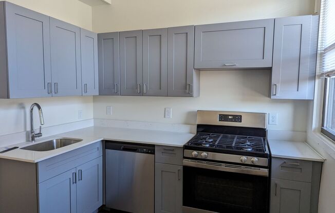 1 bed, 1 bath, 710 sqft, $1,000, Unit 17