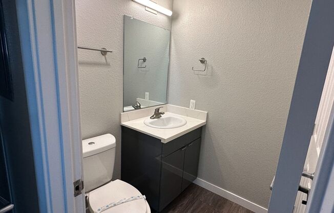 2 beds, 1.5 baths, 866 sqft, $2,880, Unit 800L3