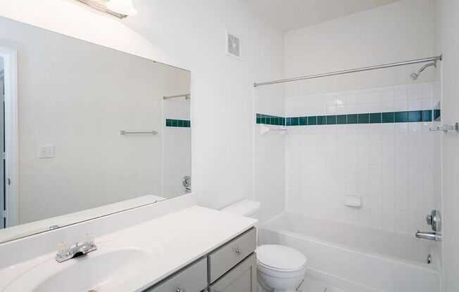 2 beds, 2 baths, 1,123 sqft, $1,420, Unit 4450-2D