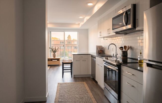 Studio, 1 bath, 429 sqft, $1,825, Unit 413