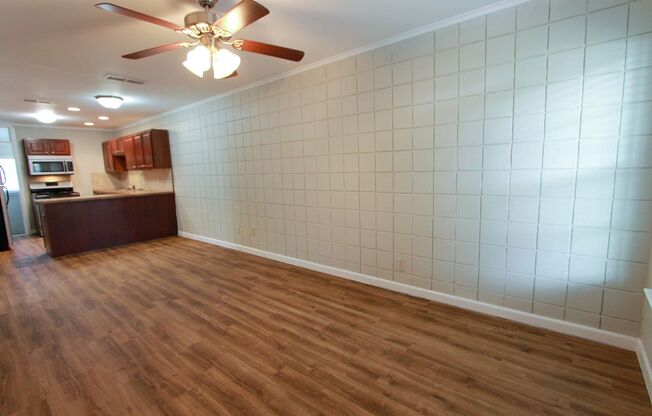 2 Bedroom, 1 Bath Duplex Near Historic Downtown Round Rock
