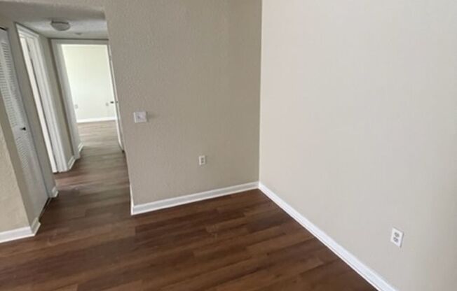 2 beds, 1 bath, $1,900