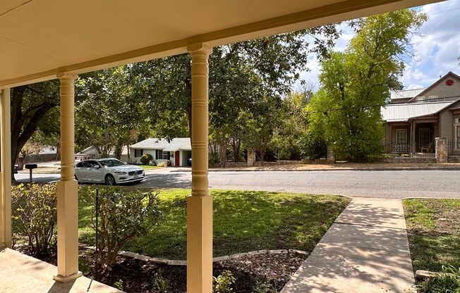 Super Cute Condo in Downtown Georgetown