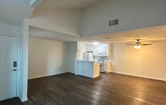 2 beds, 2 baths, 900 sqft, $2,600, Unit 14