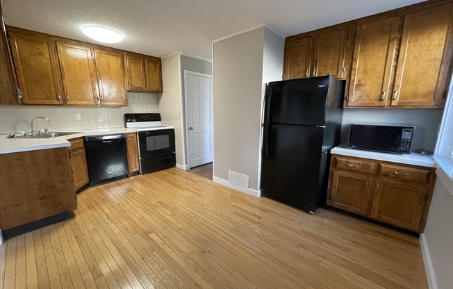 2 beds, 1 bath, 1,000 sqft, $2,500, Unit 68