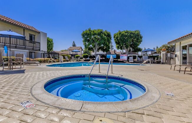 2 beds, 1 bath, 818 sqft, $2,695, Unit 2815-101