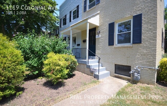 1119 COLONIAL AVE