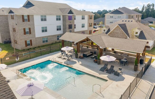 3 beds, 2 baths, 1,304 sqft, $1,829, Unit 568