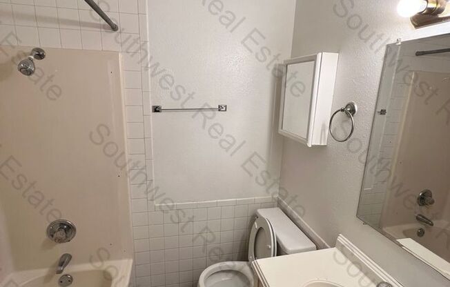 Beautiful Studio- ALL BILLS PAID-Month to Month Leasing