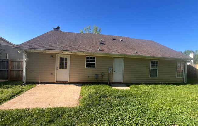 Hurry this Home won't last long! Adorable 3BR 2BA and 1472 sq ft!