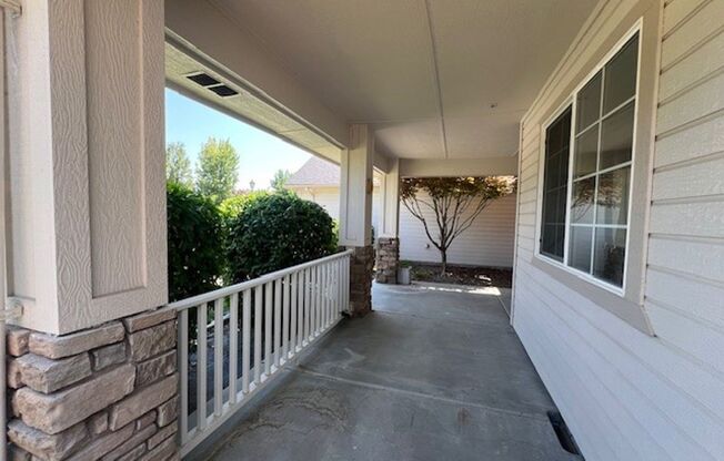 Beautiful 3 bed 2 bath home in the Woodside Creek Sub in Meridian just off Cherry Ln and Ten Mile.