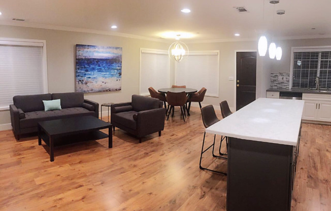 218 Bradford Dr