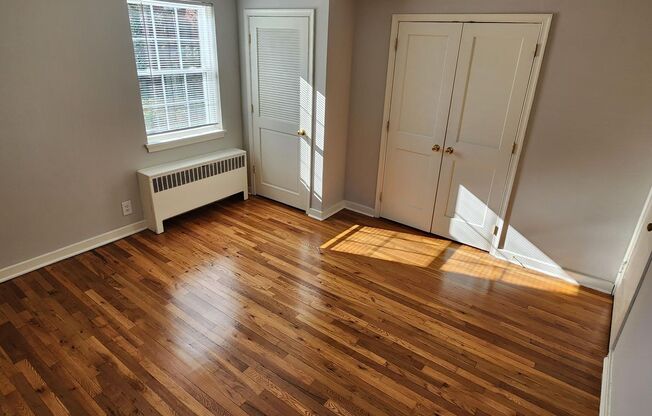 2 beds, 1 bath, 897 sqft, $2,275, Unit F-05