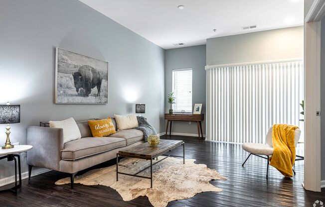 3 beds, 2 baths, 1,401 sqft, $2,160