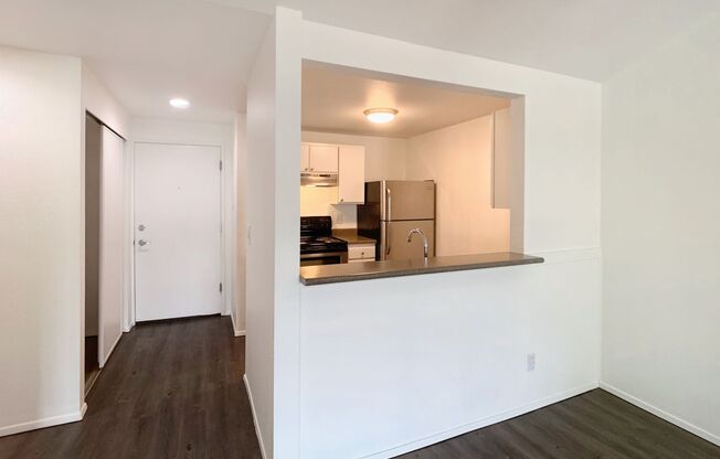 2 beds, 1.5 baths, 950 sqft, $2,350, Unit 326