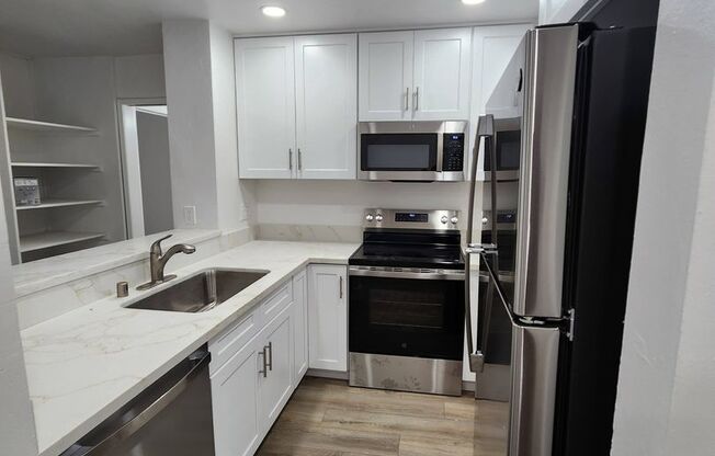 2BD/2BA Condo in The Plaza Community - Pacific Beach