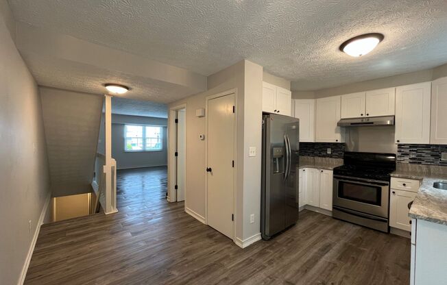 Beautiful  2-Bedroom Condo with Cozy Patio – Minutes from Polaris!
