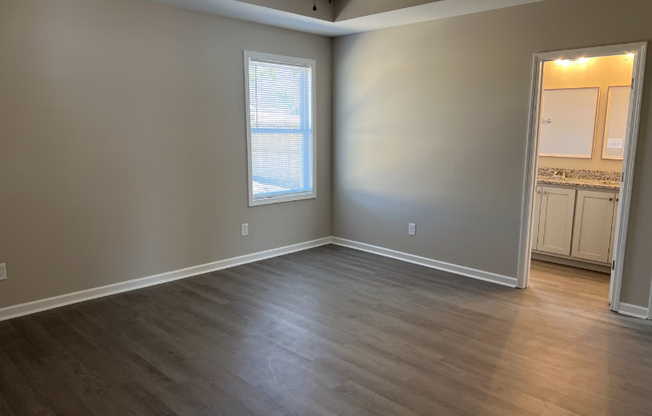 306 COLEMAN BLVD