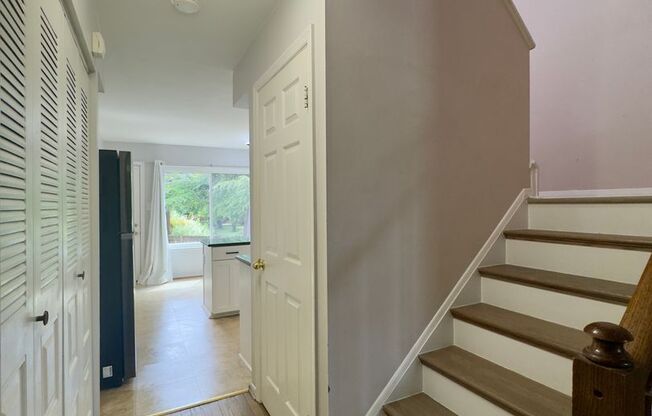 Charming 2 Bedroom/2 Bathroom Apartment in Washington Hill, MD!