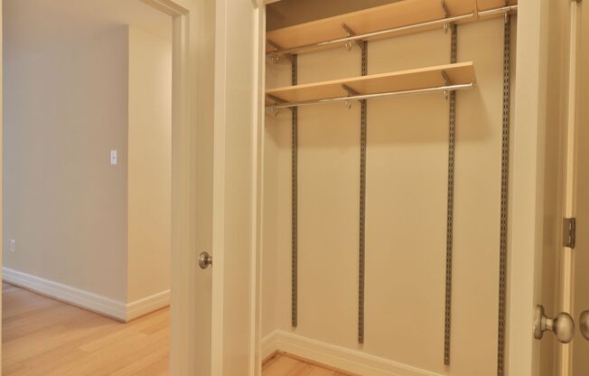Studio, 1 bath, 440 sqft, $2,295, Unit 0220