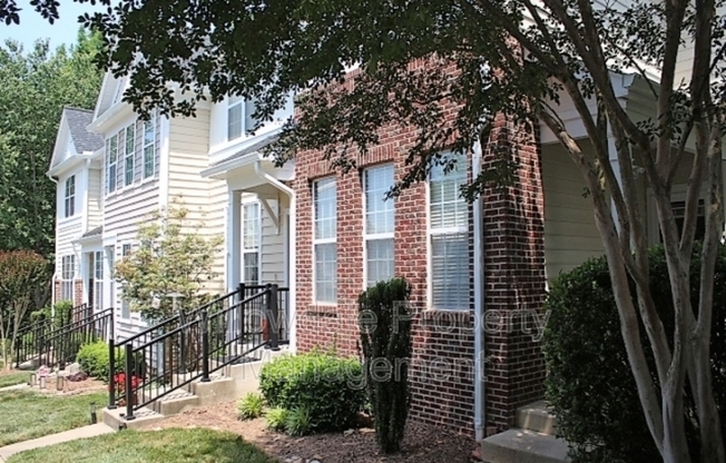 4760 BLACK MTN PATH