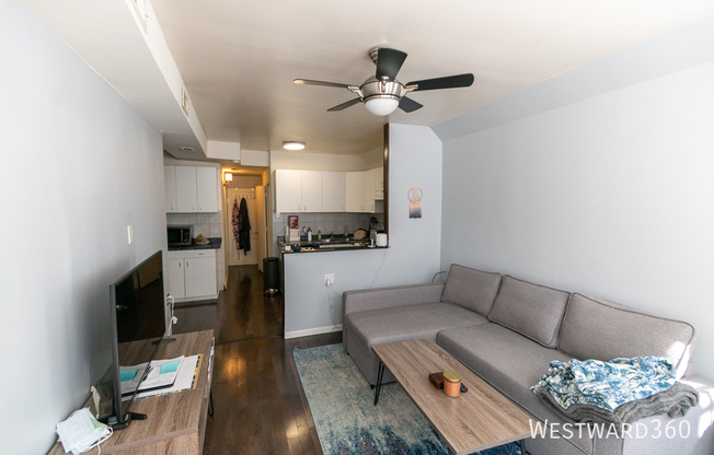 1019 N PAULINA