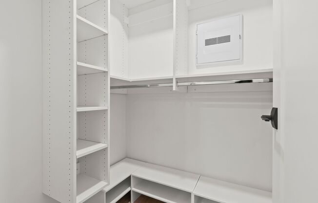 Studio, 1 bath, 540 sqft, $1,665, Unit 416