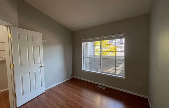 2 beds, 2 baths, $2,075, Unit Unit 103