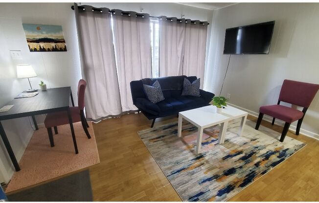 1 bed, 1 bath, $695