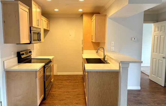 1 bed, 1 bath, 736 sqft, $2,180, Unit B048