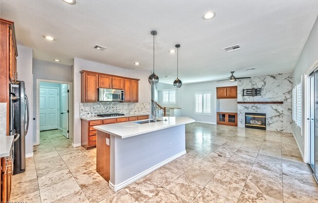 275 SPECTACULAR ST