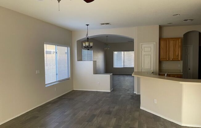 4 bedroom 2 bath in Goodyear