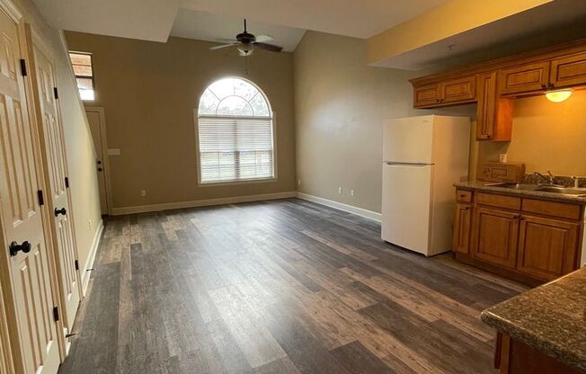 3 beds, 2 baths, 1,450 sqft, $1,450, Unit G-101