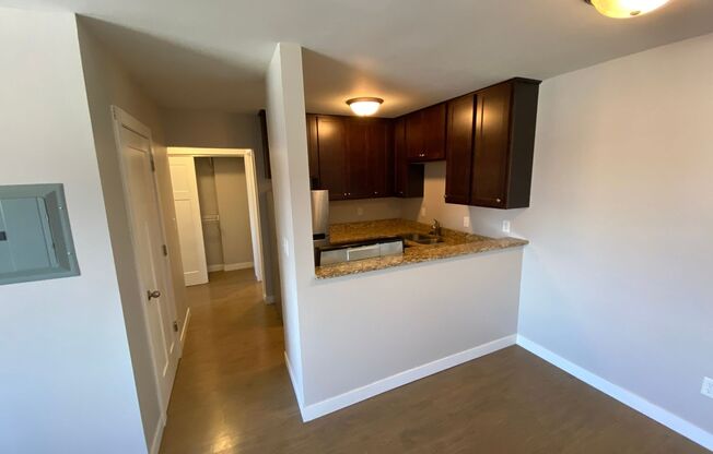 Modern Farwell Ave Apartments