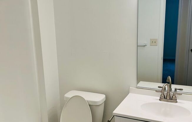 3 beds, 1 bath, 1,100 sqft, $1,500, Unit 517/101