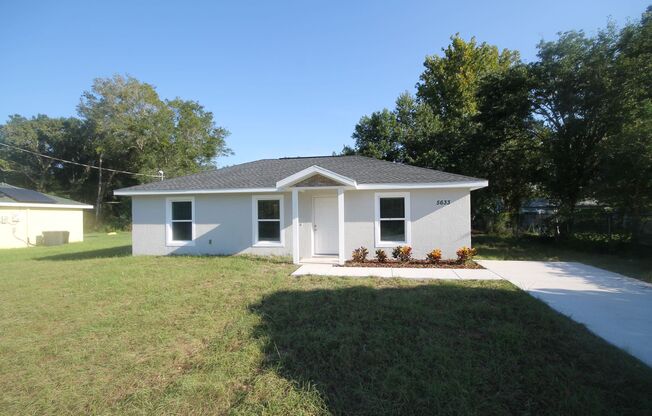 CHARMING 3 Bedroom, 2 Bathroom Home in Ocala!!