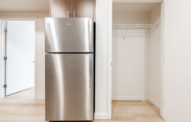 2 beds, 1 bath, 641 sqft, $1,875, Unit 817