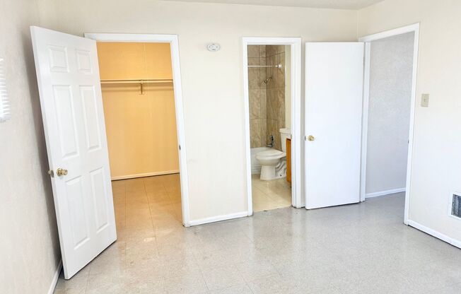 One Bedroom Units with Walk-in Closet