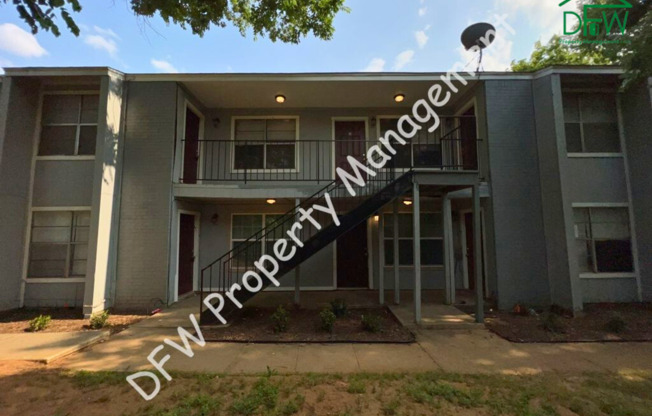 2 beds, 1 bath, $975, Unit 10