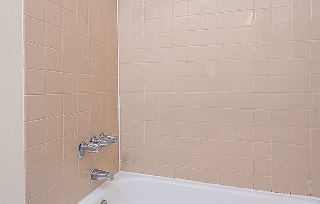 Studio, 1 bath, 400 sqft, $1,150, Unit A21