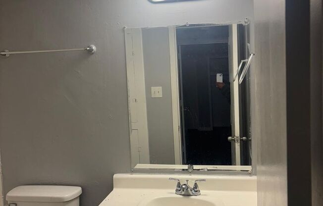 2 beds, 1 bath, 931 sqft, $850, Unit A3