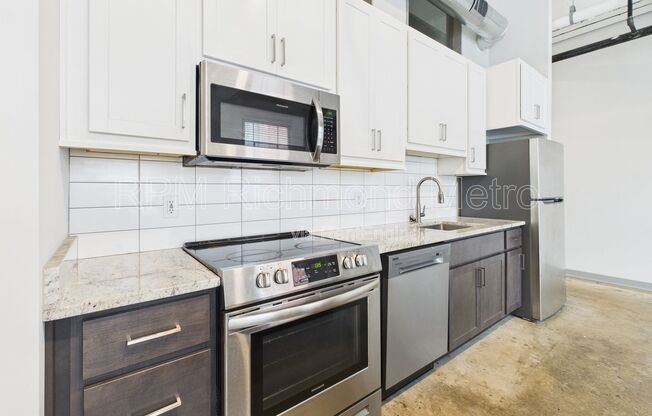2 beds, 2 baths, 900 sqft, $1,573, Unit 120